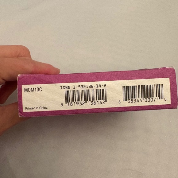 Living on the Rock Devotional Moments for Tweens Girls Scripture Survival Guide - Picture 3 of 8